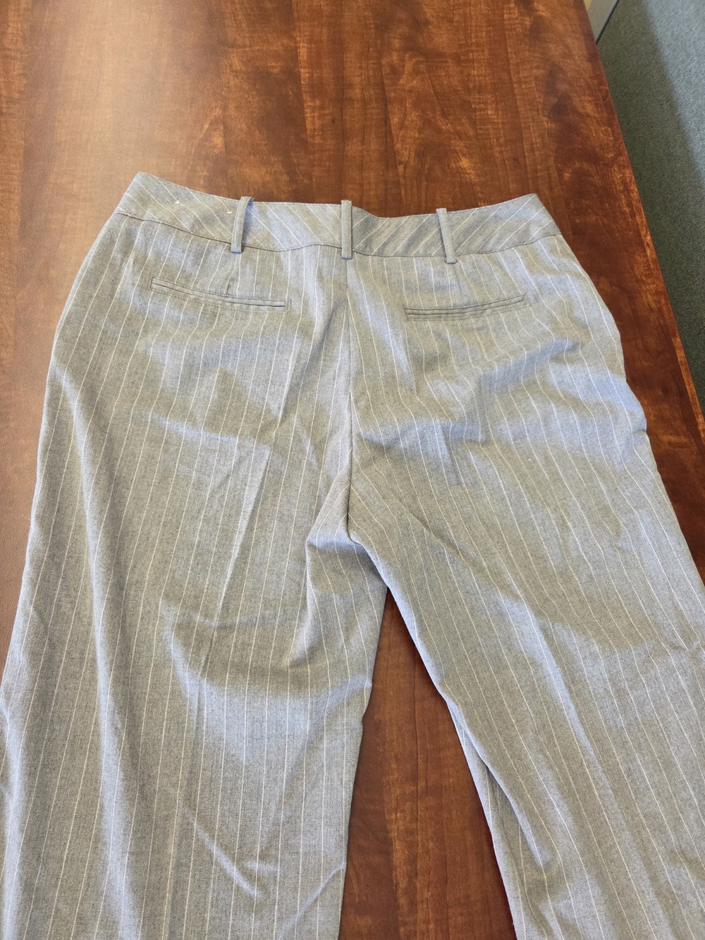Worthington Light Gray & White Pinstripe Cropped Pants - Picture 6 of 10